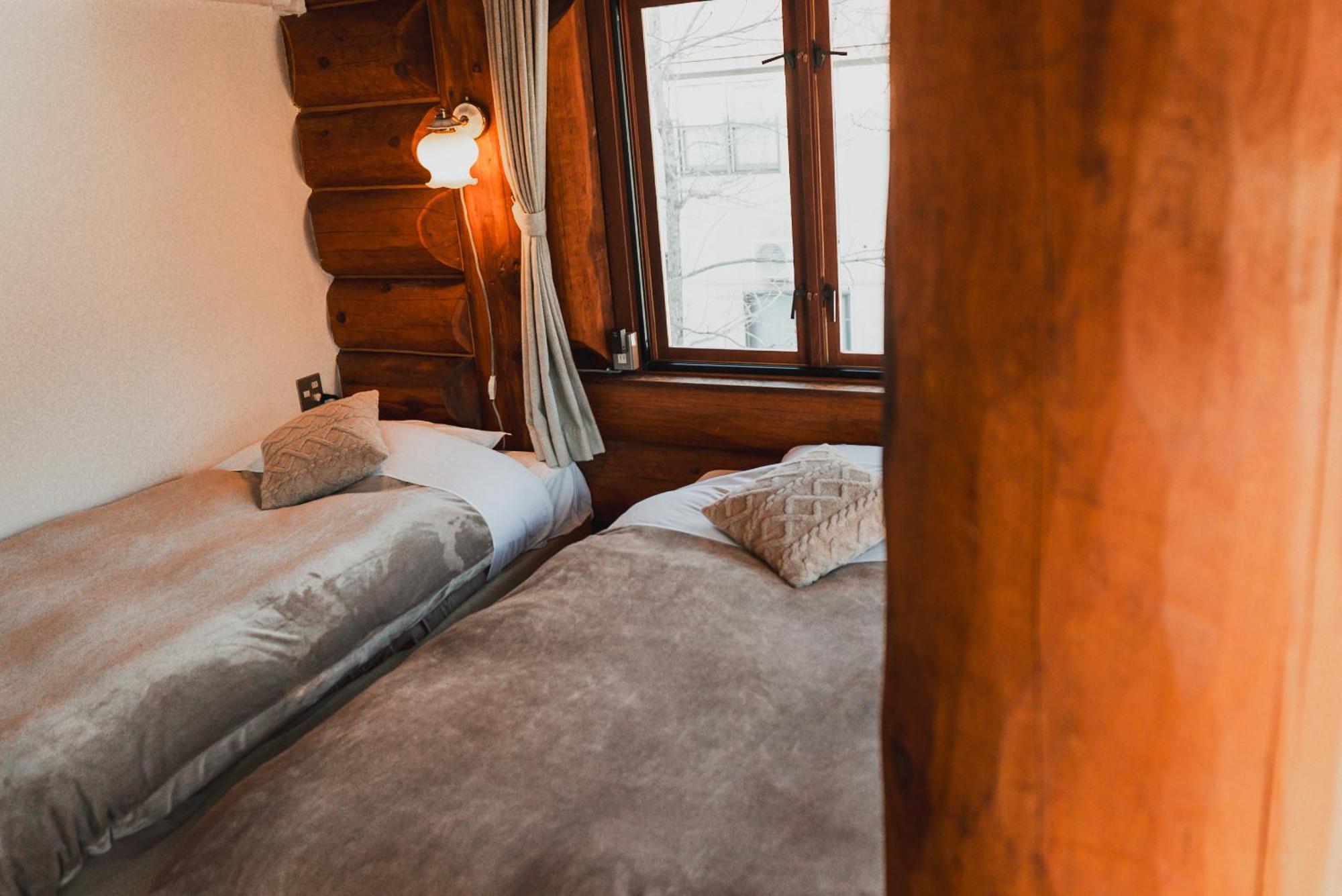 Hakuba Pension & Log Hotel Meteor Exterior photo
