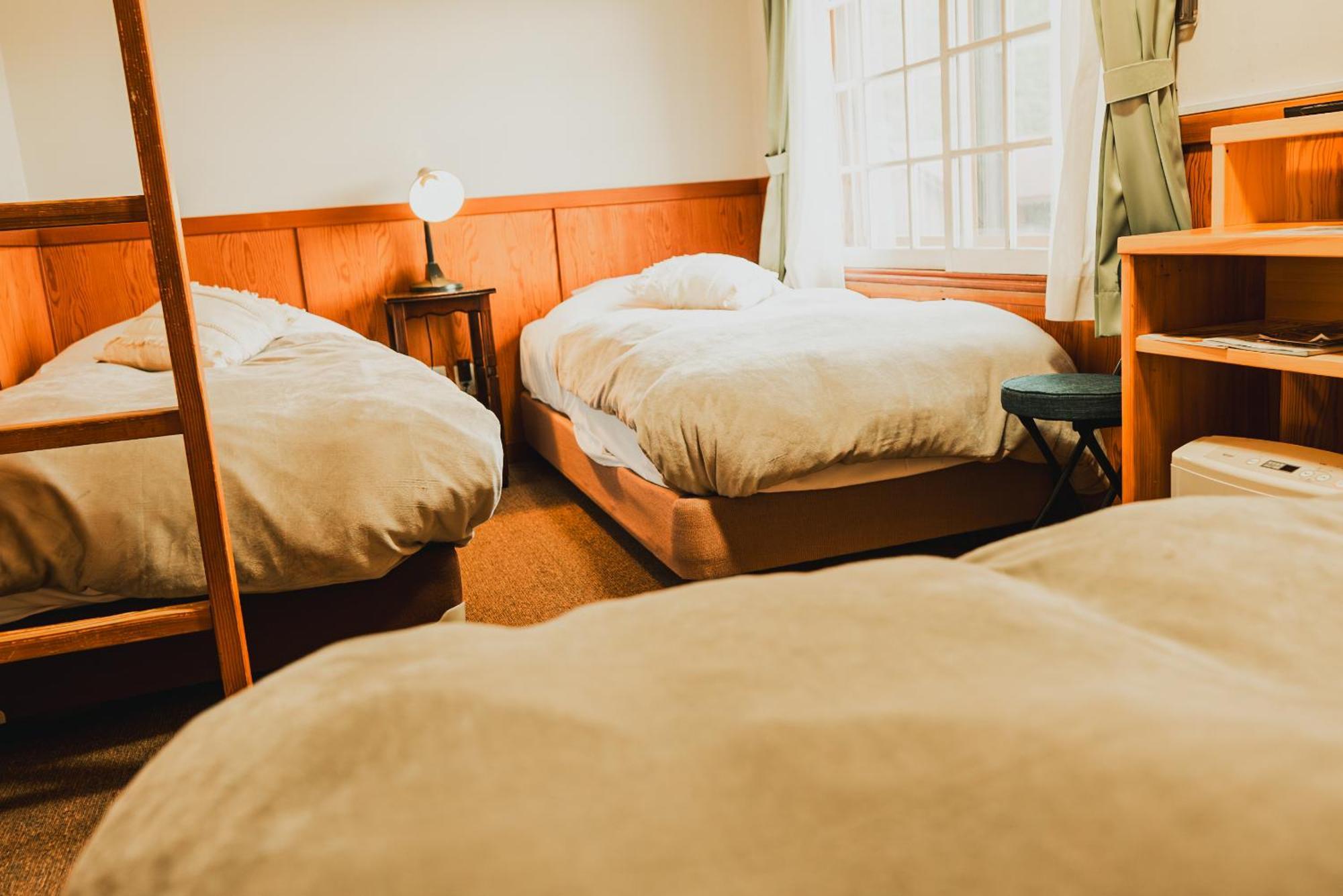 Hakuba Pension & Log Hotel Meteor Exterior photo